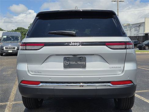 New 2026 Jeep Grand Cherokee Laredo RWD image 6