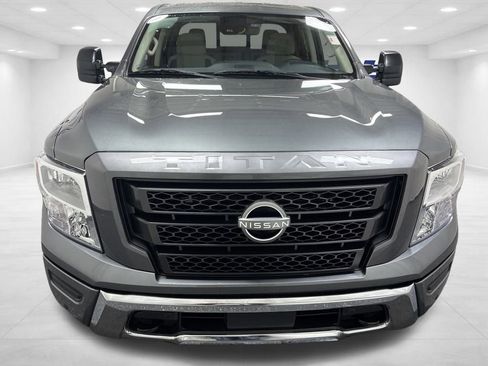Used 2024 Nissan Titan SV w/ SV Convenience Package image 2