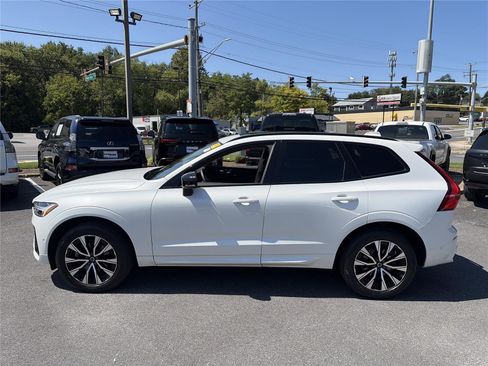 Used 2024 Volvo XC60 B5 Plus w/ Protection Package Premier AWD/4WD image 2