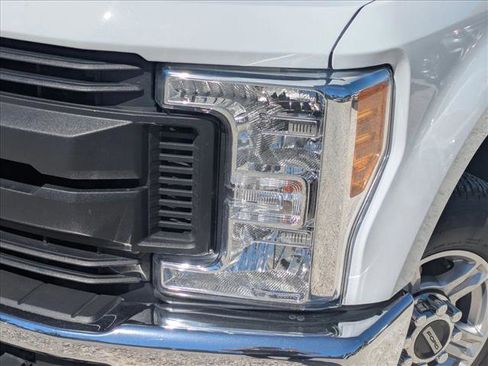 Used 2017 Ford F250 XL w/ Power Equipment Group image 7