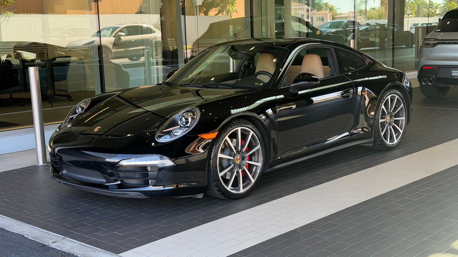Certified 2014 Porsche 911 Carrera 4S AWD/4WD image 1