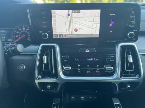 Used 2022 Kia Sorento SX AWD/4WD image 14