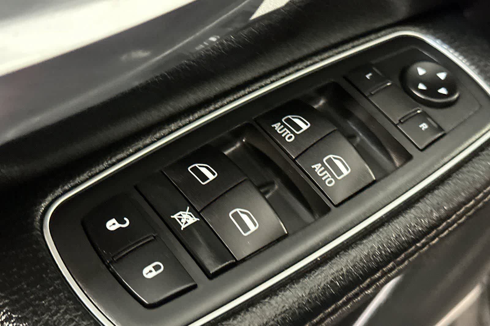 Used 2020 RAM 1500 Laramie AWD/4WD image 13