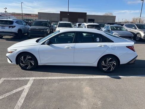 Used 2025 Hyundai Elantra SEL FWD image 8