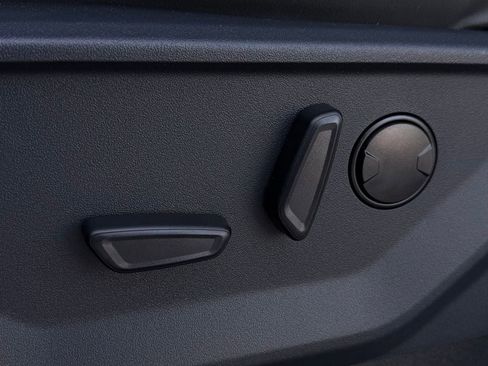 New 2025 Ford Expedition Active image 31