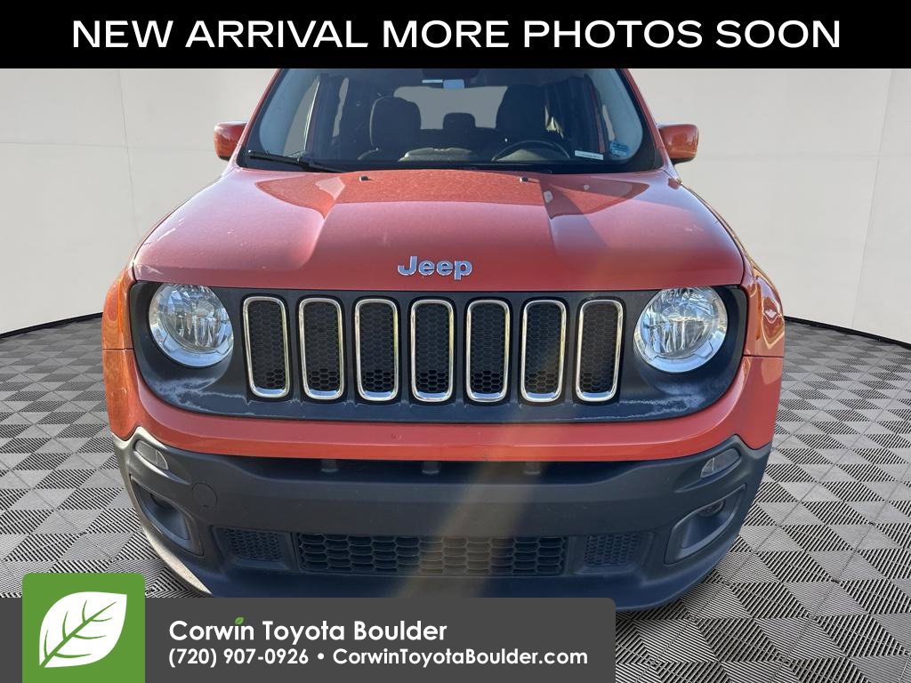 Used 2017 Jeep Renegade Latitude FWD image 2