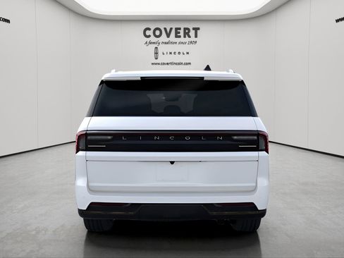 New 2026 Lincoln Navigator L Reserve AWD/4WD image 5