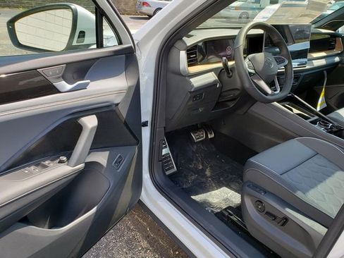 New 2026 Volkswagen Tiguan SEL R-Line AWD/4WD image 6