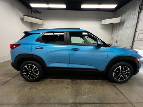 New 2026 Chevrolet TrailBlazer LT w/ Convenience Package FWD image 2