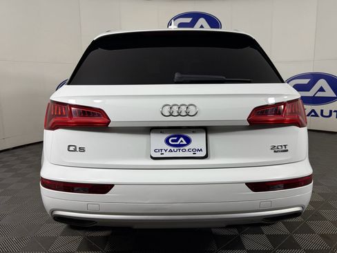 Used 2018 Audi Q5 Premium w/ Convenience Package image 5