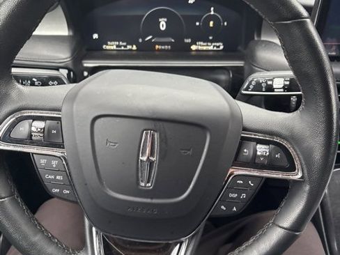 Used 2021 Lincoln Nautilus AWD image 14