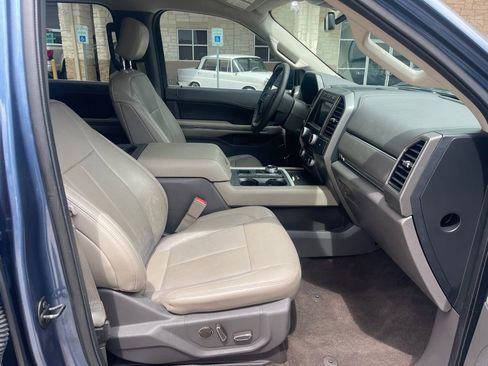 Used 2018 Ford Expedition XLT w/ Equipment Group 202A RWD image 23