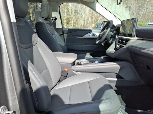 New 2026 Ford Explorer Active AWD/4WD image 9