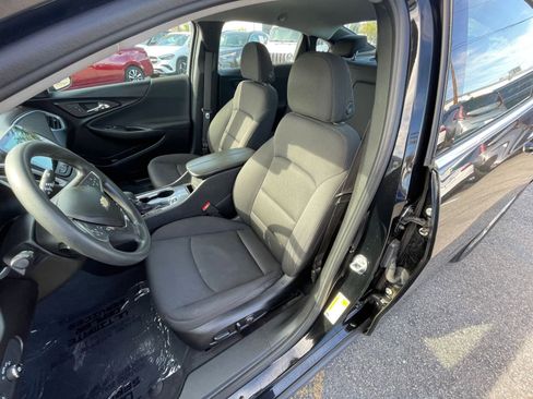 Used 2023 Chevrolet Malibu LT image 36