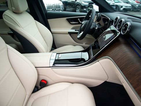New 2026 Mercedes-Benz GLC 300 4MATIC image 19