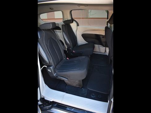 Used 2021 Chrysler Voyager LX FWD image 24