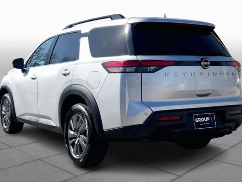 Used 2025 Nissan Pathfinder SV image 12