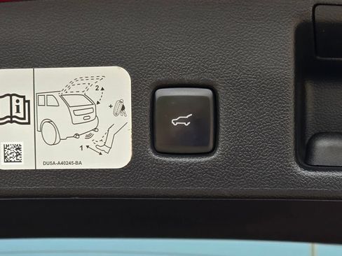 Used 2020 Ford Escape SEL FWD image 11