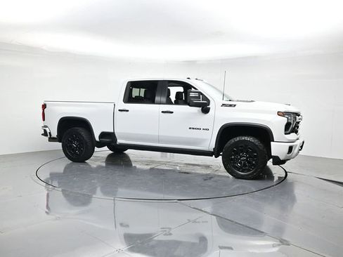 Used 2024 Chevrolet Silverado 2500 LTZ w/ LTZ Plus Package AWD/4WD image 3