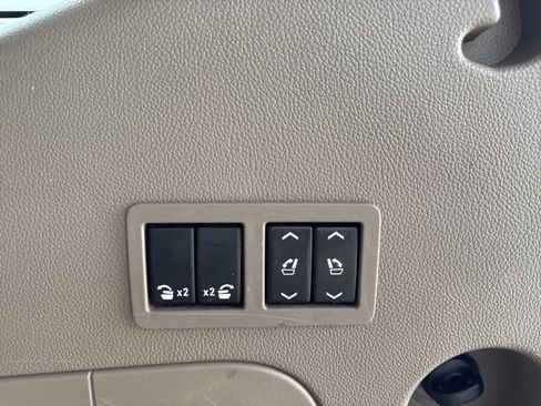 Used 2019 Chevrolet Tahoe Premier AWD/4WD image 29