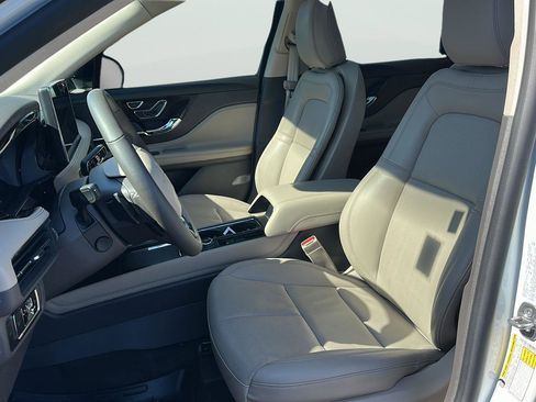 Used 2024 Lincoln Corsair AWD w/ Equipment Group 101A image 10