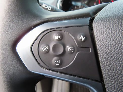 Used 2023 Chevrolet Traverse LT image 19