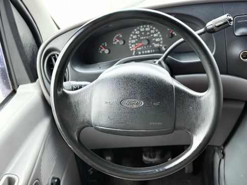 Used 1999 Ford E-250 and Econoline 250 Commercial image 27