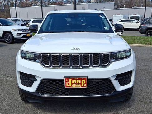Certified 2023 Jeep Grand Cherokee Laredo X AWD/4WD image 2