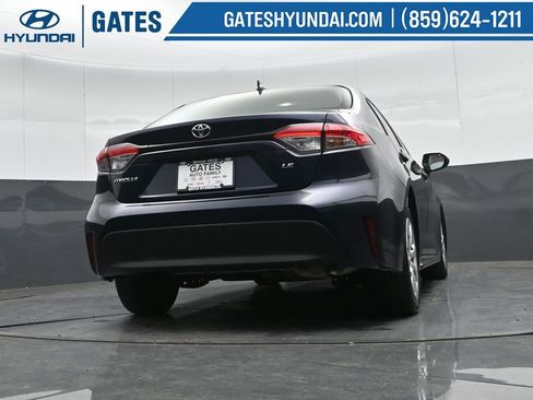 Used 2023 Toyota Corolla LE image 31