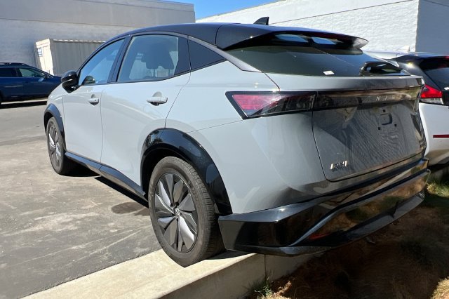 Used 2024 Nissan Ariya AWD image 6