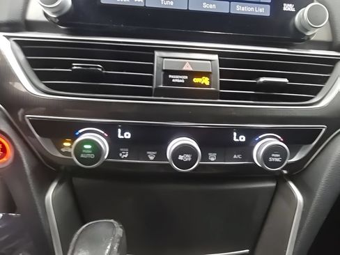 Used 2020 Honda Accord Sport image 25