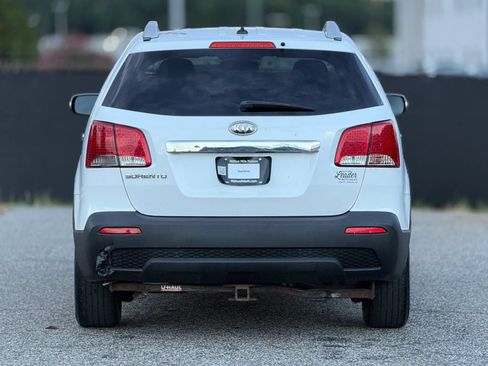 Used 2013 Kia Sorento LX AWD/4WD image 4