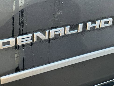 Used 2015 GMC Sierra 2500 Denali w/ Duramax Plus Package image 9