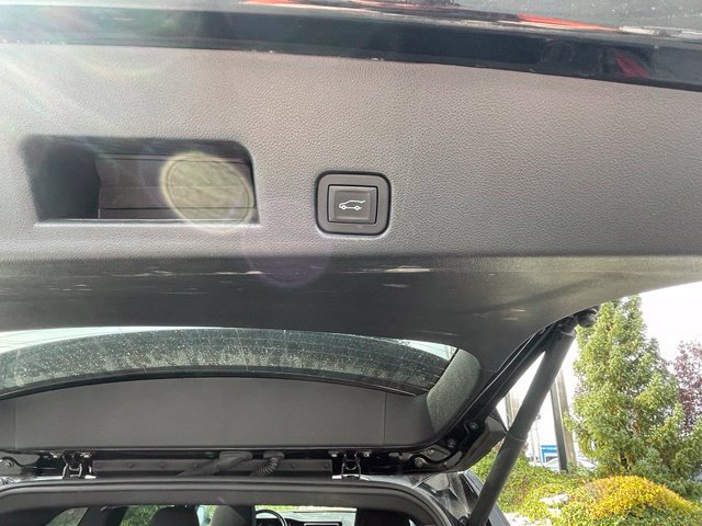 Used 2025 GMC Acadia Elevation FWD image 11