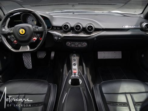 Used 2015 Ferrari F12 Berlinetta image 10
