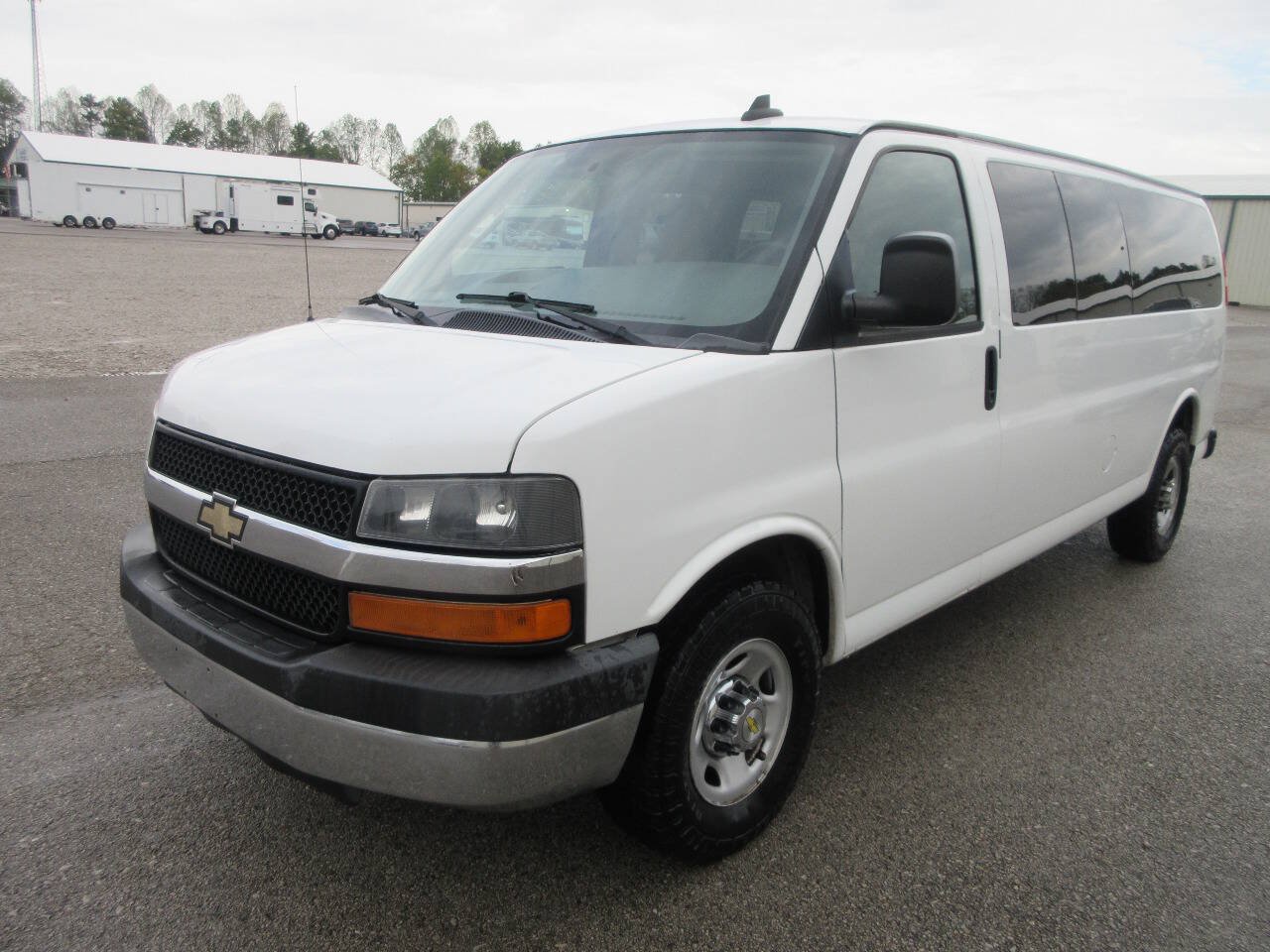 Used 2016 Chevrolet Express 3500 LT w/ LT Preferred Equipment Group RWD image 2