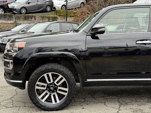 Used 2016 Toyota 4Runner Limited image 11