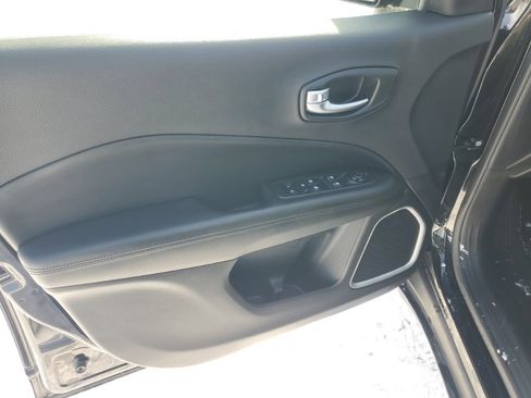 Used 2020 Jeep Compass Latitude image 8