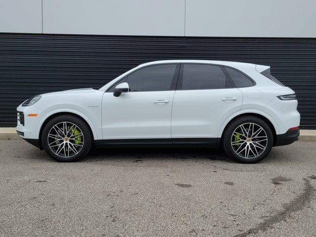 Used 2025 Porsche Cayenne S w/ Premium Package Plus AWD/4WD image 2
