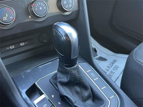 Used 2021 Volkswagen Tiguan S image 35