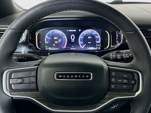 Used 2022 Jeep Wagoneer Series II w/ Premium Group I image 12