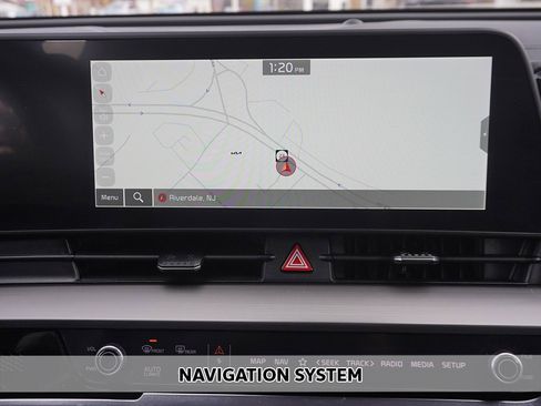 Used 2023 Kia Sportage EX image 3