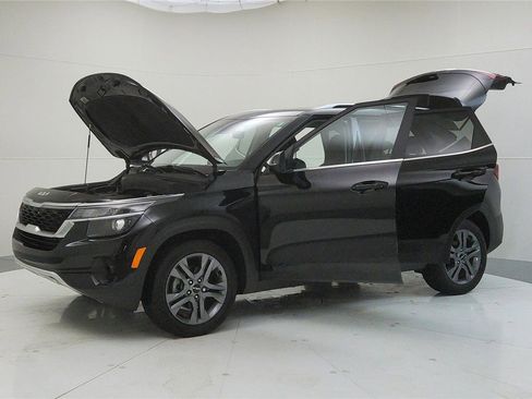 Used 2023 Kia Seltos S w/ Navigation Package image 10