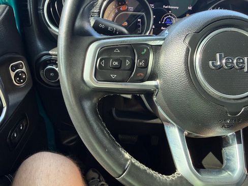Used 2020 Jeep Wrangler Unlimited Sahara AWD/4WD image 21