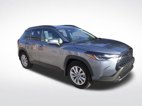 Used 2024 Toyota Corolla Cross LE FWD image 3
