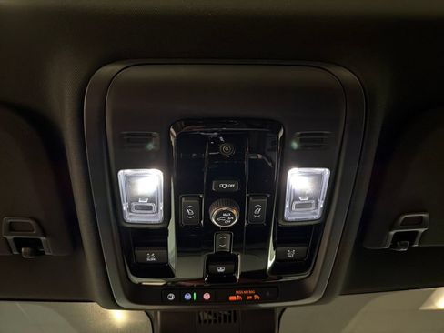 Used 2026 GMC Yukon Denali w/ Sun & Power Step Package RWD image 17