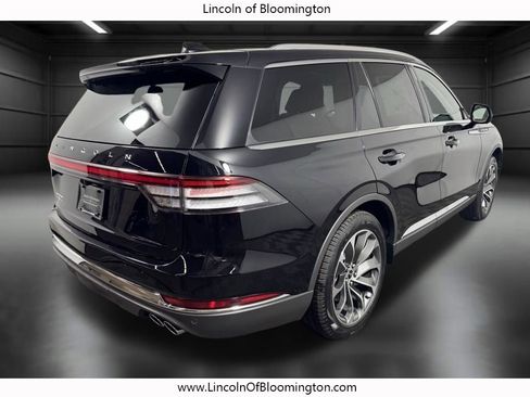 New 2026 Lincoln Aviator AWD image 6