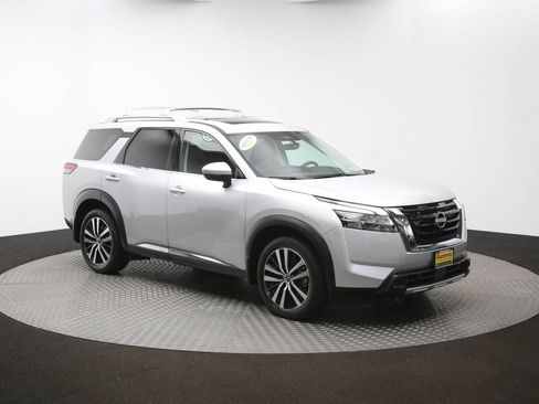 Used 2023 Nissan Pathfinder Platinum AWD/4WD image 46