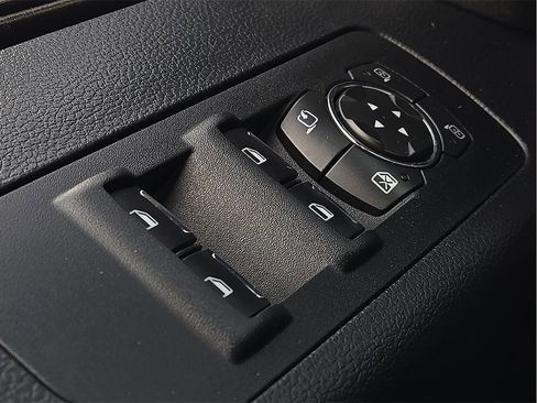 Used 2015 Ford F150 Lariat image 16