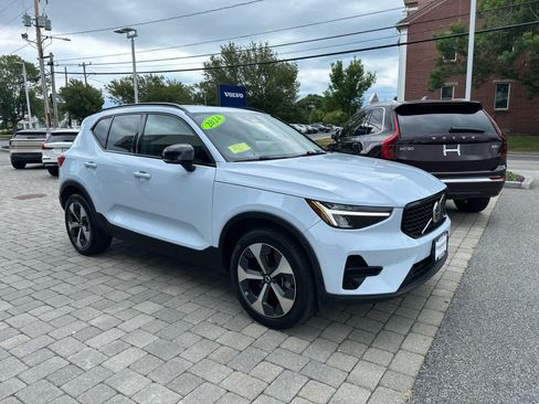 Used 2024 Volvo XC40 B5 Core w/ Protection Package Premier AWD/4WD image 42